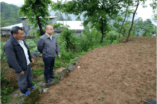 公司深入帮扶村开展省第十二次党代会精神宣讲