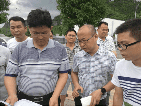 玉屏侗族自治县人民政府县长杨德振一行视察玉屏城市管道燃气工程建设情况