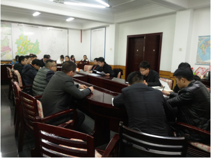 公司党支部组织党员干部 开展重温入党誓词活动