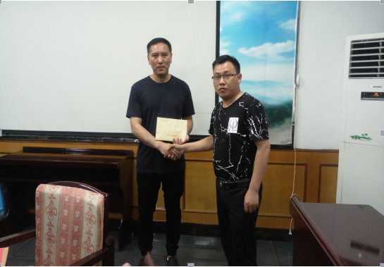 市城投集团公司工会 慰问困难职工