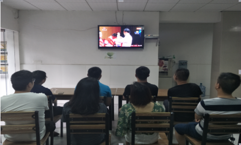 市能投公司党支部集中收看 全省脱贫攻坚“七一”表彰大会