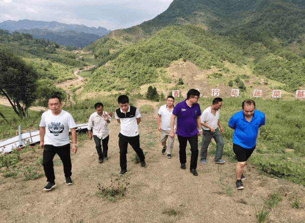 集团公司领导深入帮扶村指导精准扶贫工作