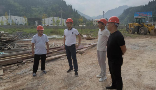 玉屏公司副总经理韩文凯、陈通勇带队深入施工现场开展节前安全隐患排查工作