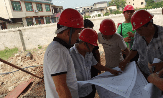 玉屏公司副总经理韩文凯、陈通勇带队深入施工现场开展节前安全隐患排查工作