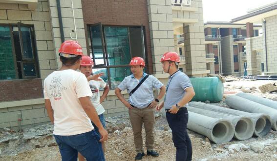 铜仁燃气公司总经理谭万峰带队巡查燃气管道施工现场