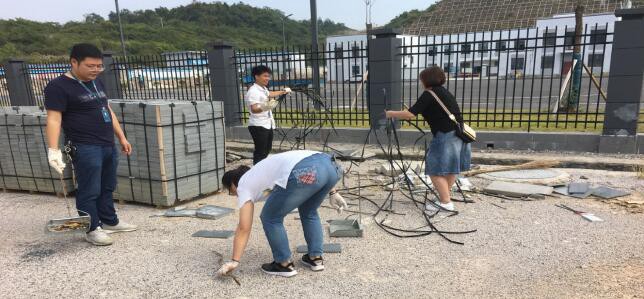 铜仁能源燃气中能天然气联合党支部开展“不忘初心、牢记使命”志愿者活动