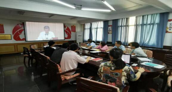 铜仁能源燃气联合党支部开展“不忘初心、牢记使命”主题教育专题党课