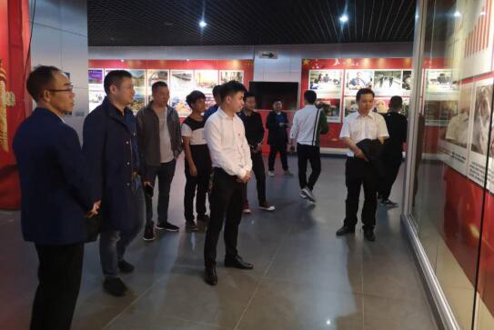 市能投公司党支部开展10月主题党日活动暨参观铜仁市庆祝建国70周年成就展
