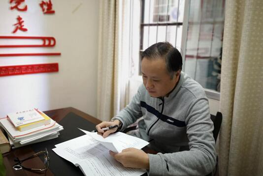 市能投公司党支部开展“不忘初心、牢记使命”主题教育知识闭卷测试