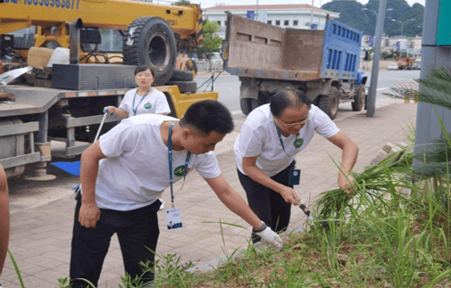 铜仁城投集团能源投资公司党支部组织开展“党建+爱企爱站”志愿服务活动