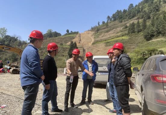 铜仁城投集团能源投资公司开展县县通项目工程质量、安全环保检查