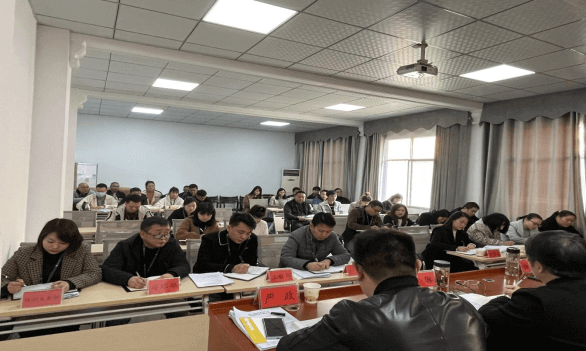 铜仁城交集团能源投资公司传达贯彻铜仁城交集团2021年度工作总结表彰大会会议精神