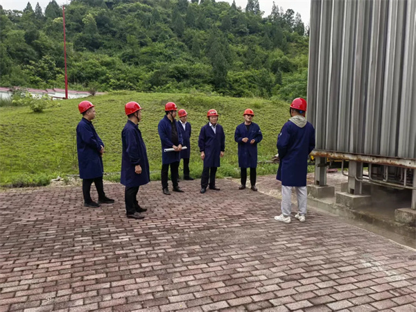 铜仁城交集团党委副书记、总经理谭鹏飞带队开展燃气管道项目安全专项检查
